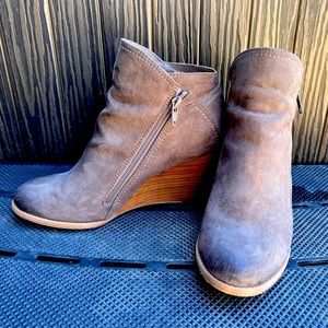 Hocus Pocus wedge bootie